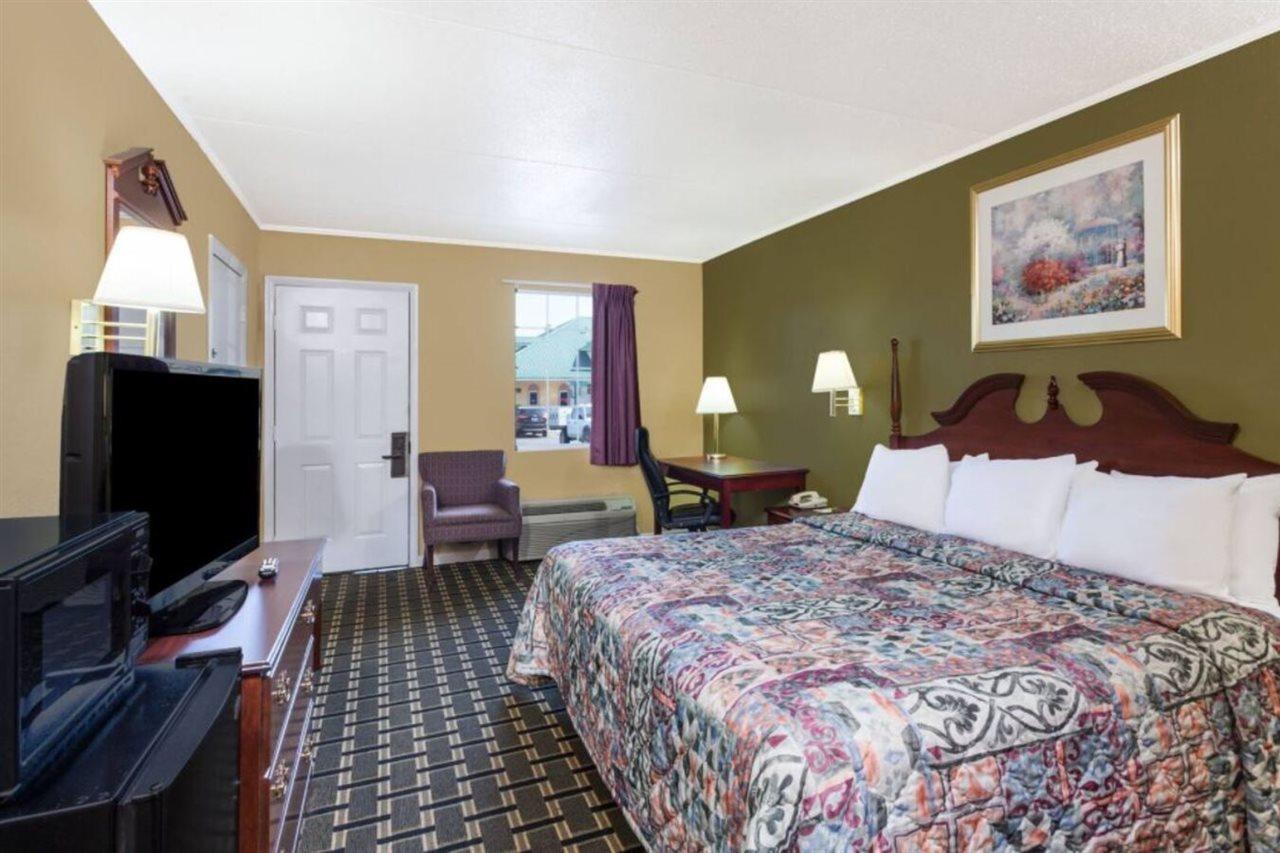 Days Inn By Wyndham Lenoir City Dış mekan fotoğraf