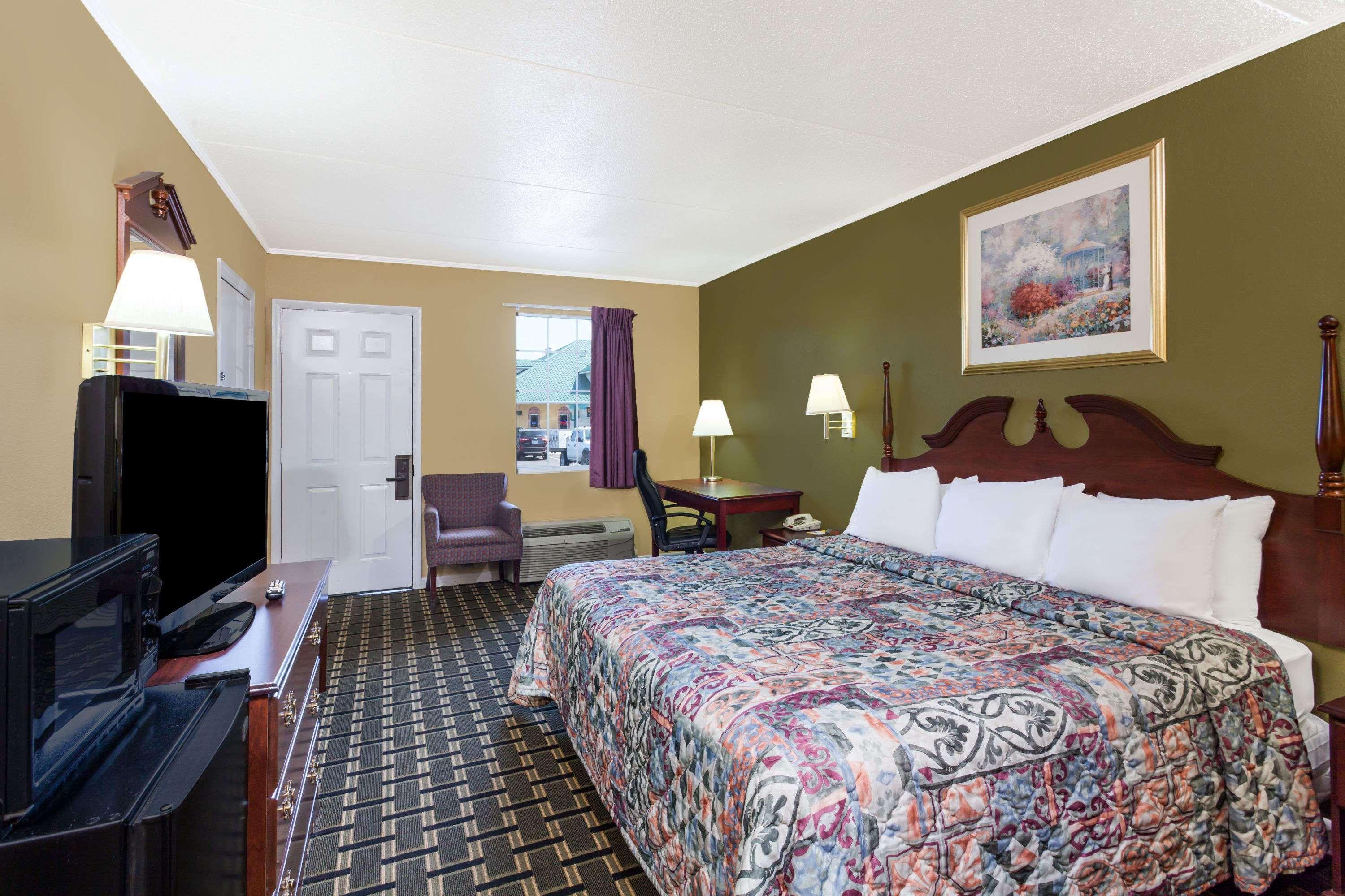 Days Inn By Wyndham Lenoir City Dış mekan fotoğraf