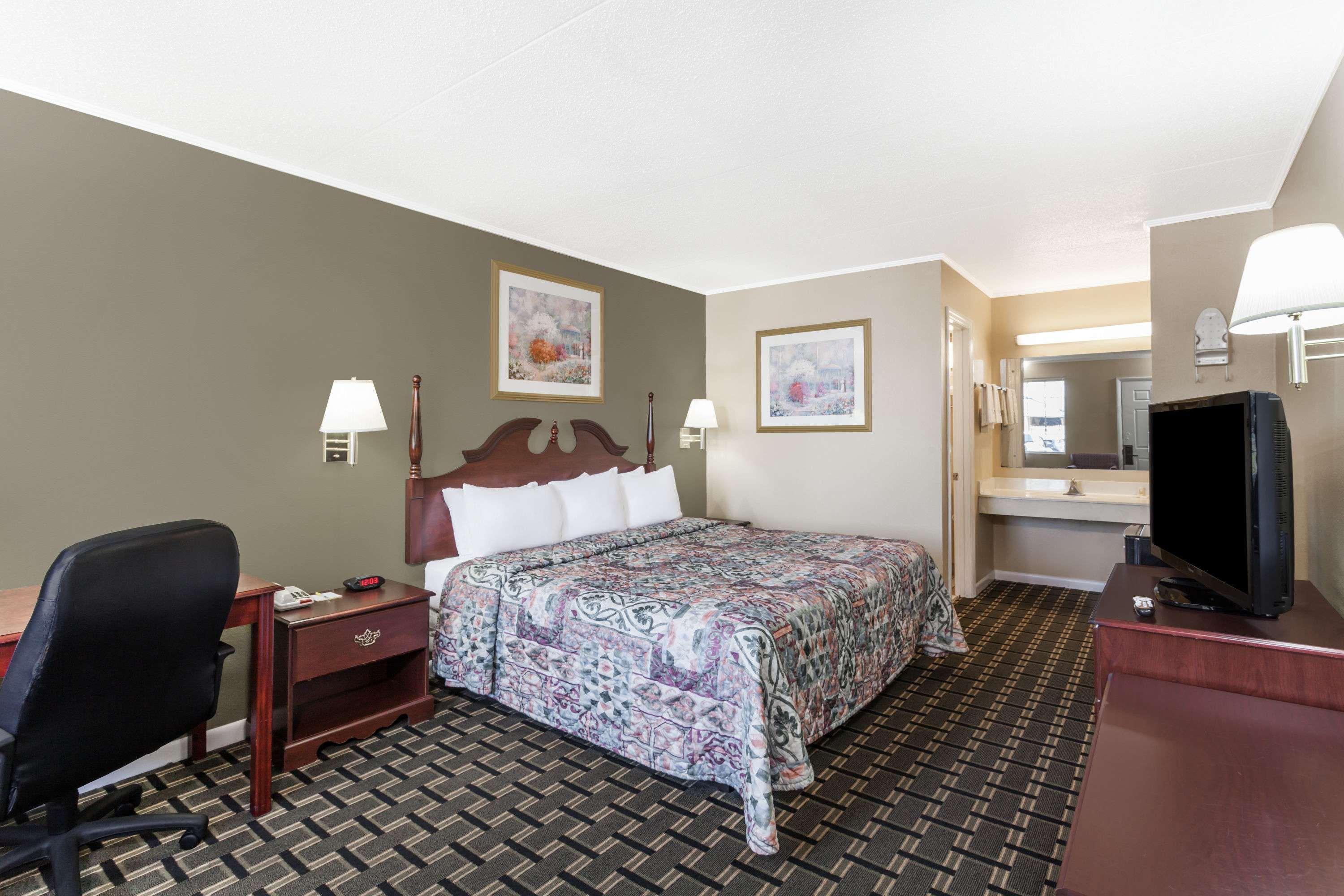 Days Inn By Wyndham Lenoir City Dış mekan fotoğraf