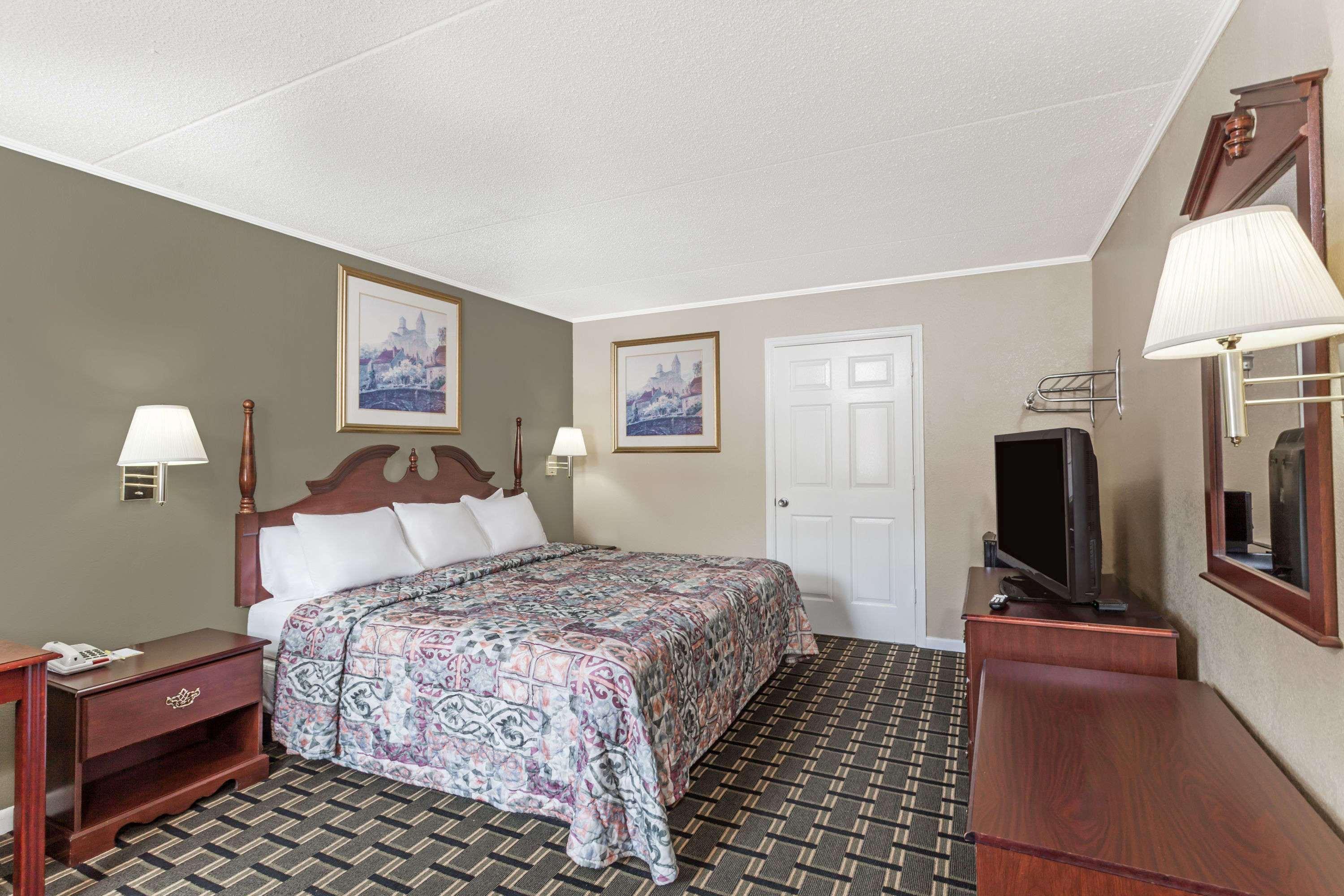 Days Inn By Wyndham Lenoir City Dış mekan fotoğraf
