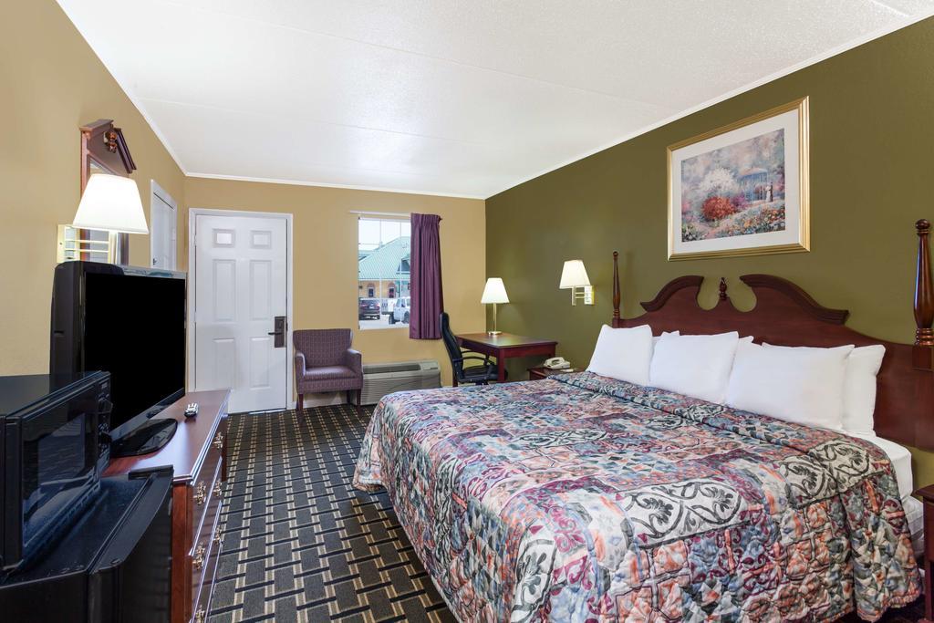 Days Inn By Wyndham Lenoir City Dış mekan fotoğraf